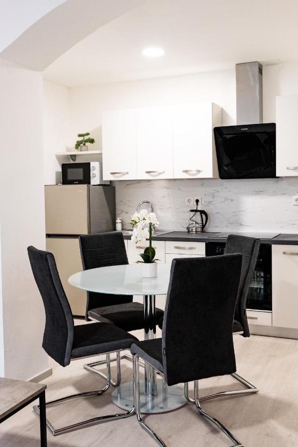 Apartmani Park Maksimir-Rebro ザグレブ エクステリア 写真